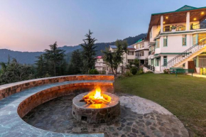 StayVista at Valleys & Peaks with Sunset Room and Bonfire, Breakfast Complimentary!